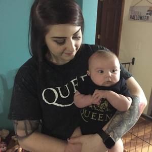 Meet your Posher, Caitlin